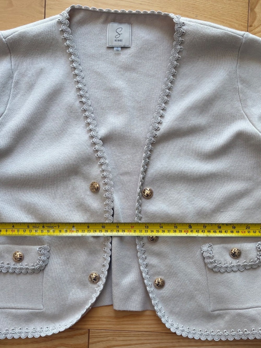 Sioni Open-Front Ivory/Cream Knitted Lady Jacket Cardigan with Gold Buttons - Picture 9 of 16